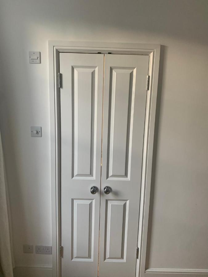 Beautiful One Bedroom Flat In The Heart Of Notting Hill Gate Londra Exterior foto